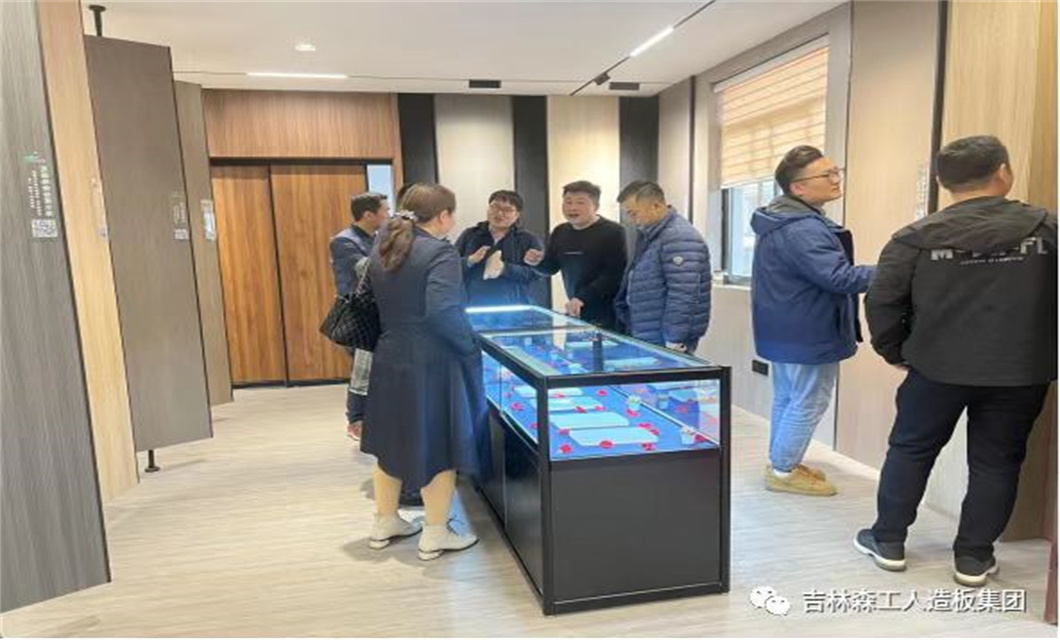 1718449054225936 上海优游国际&信阳水仙花 携手发展 共赢未来